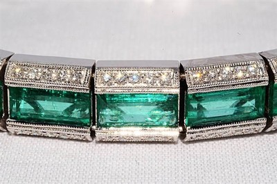 $125,000 24.98CT NATURAL COLOMBIAN EMERALD & DIAMOND CLUSTER BRACELET VVS 18K WG