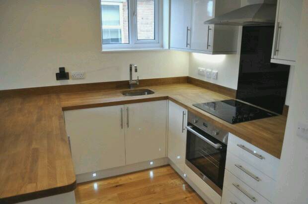 Carpenter Kitchen fitter Worktop fitter cscs carpenter -> Kuchnia Ecru Jaki Blat Carpenter Kitchen fitter Worktop fitter cscs carpenter -> Kuchnia Ecru Jaki Blat