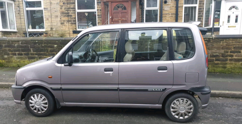 Perodua kenari 04 plate RARE CAR  in Bradford, West 