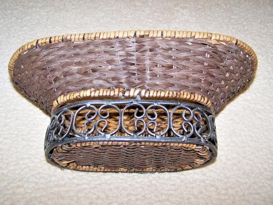 VTG EXCEPTIONAL CAST IRON & WICKER OVAL BASKET - WELL CRAFTED/STURDY - MANY USES