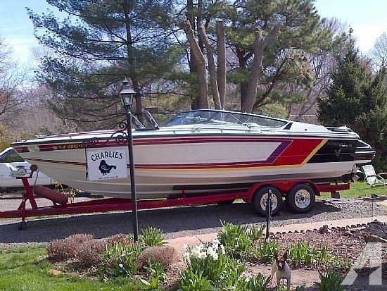 1989 Formula Thunderbird 242 LS Boat speed cigarette fountain donzi baja scarab