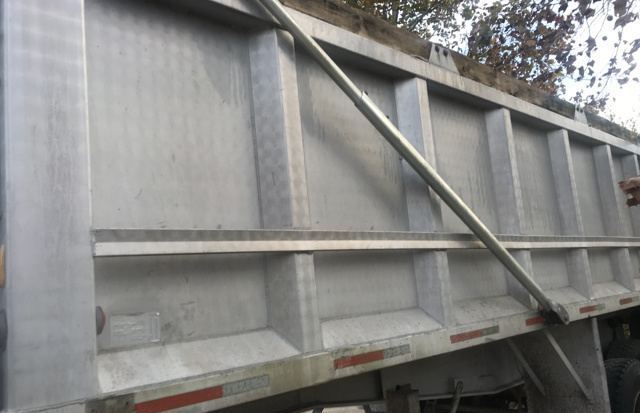 Fontaine Dump Trailer 24’ Frame Style really nice trailer