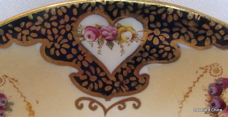 Wild Bros Queen Tab Handled Cake / Torte Plate Heavy Gold Cobalt HPT Floral c. 1