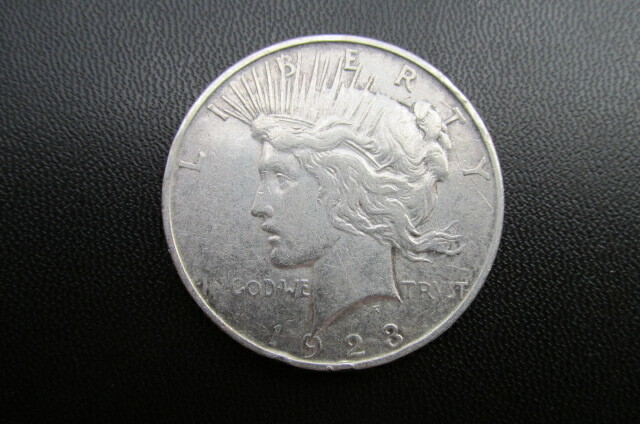 Peace Dollar Lot of 5 Silver coins Mixed Dates 1922 to 1924