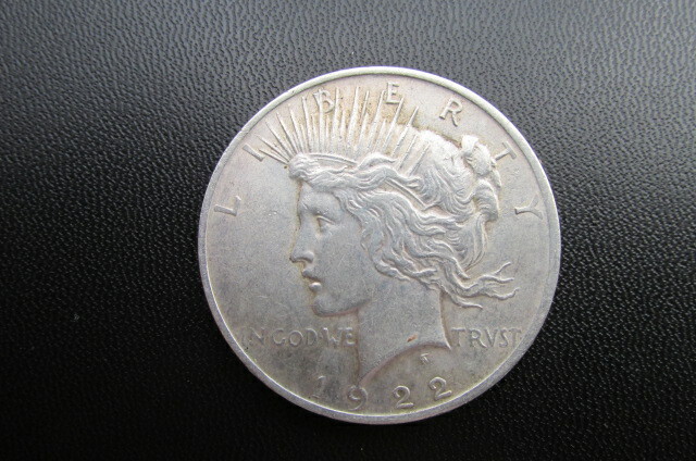 Peace Dollar Lot of 5 Silver coins Mixed Dates 1922 to 1924