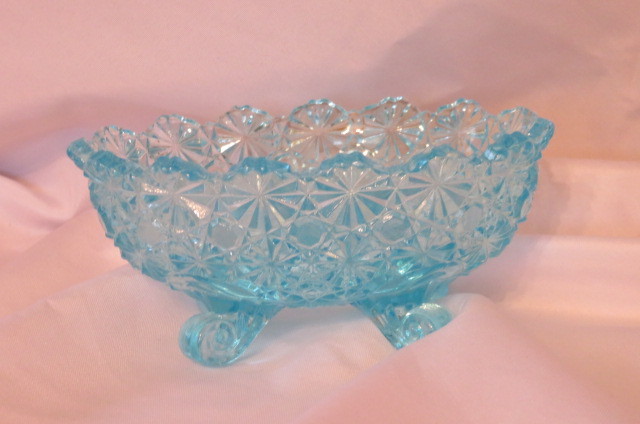 Vintage Fenton Aqua Turquoise Blue Buttons & Bows Glass Candle Holder, NICE!