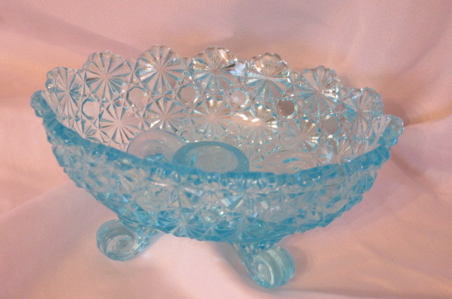 Vintage Fenton Aqua Turquoise Blue Buttons & Bows Glass Candle Holder, NICE!