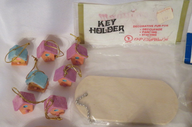 Wooden Round Rings,Miniature Bird Houses,Keg Holder, New for Crafts Lot of 17