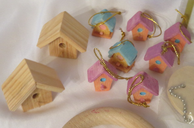 Wooden Round Rings,Miniature Bird Houses,Keg Holder, New for Crafts Lot of 17