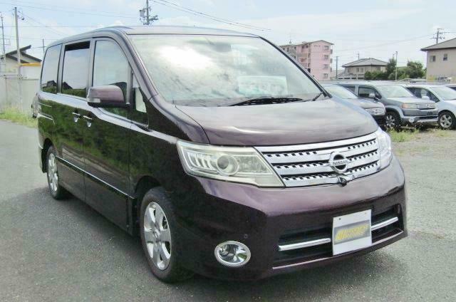 Nissan serena 2010