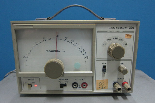 □ LEADER □リーダー電子　LSG-15　SIGNAL　GENERATOR □ LEADER □リーダー電子 LSG-15 SIGNAL GENERATOR - メルカリ