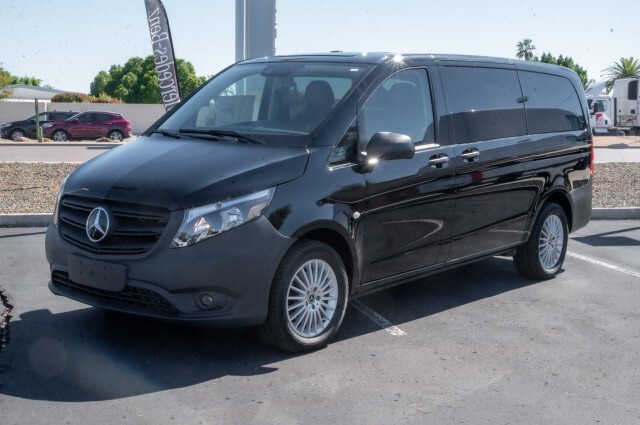 2023 Mercedes-Benz Metris Passenger Van Standard Roof 126 Wheelbase 10 Miles Jet