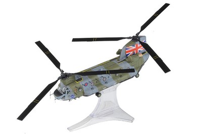 821003A Forces of Valor Chinook HC.Mk 1 1/72 Model ZA711 RAF No.7 Sqn
