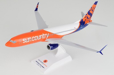 SKR1006 Skymarks 737-800 1/130 Model N820SY Sun Country Airlines