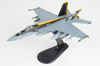 HA5125 Hobby Master F/A-18E Super Hornet 1/72 Model NF200 USN VFA-27 Royal