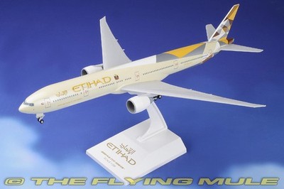 Skymarks 1:200 777-300ER Etihad Airways A6-ETA w/Landing