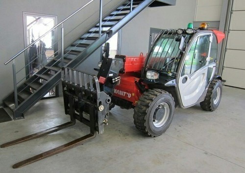 Telehandler Manitou MT625 4WD with forks