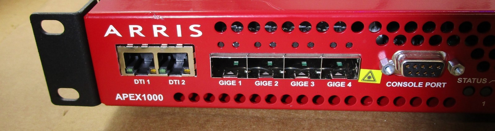 MOTOROLA APEX1000 ALL-PURPOSE EDGE QAM w/ 3x 2x8 RFPMs, 1x AC PSU 541928-006-00