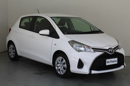 2016 Toyota Yaris Glacier White Hatchback