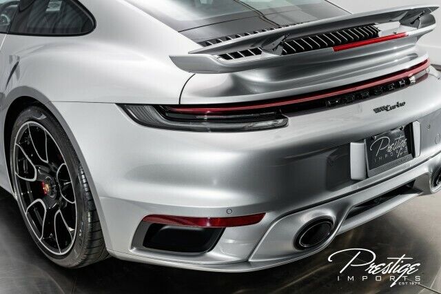 ::2021 Porsche 911 Turbo