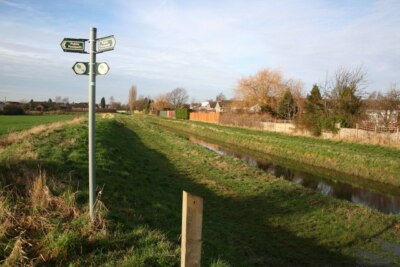 Photo 6x4 Lowfields walk NORTH HYKEHAM Fingerpost for the Lowfields walk  c2008