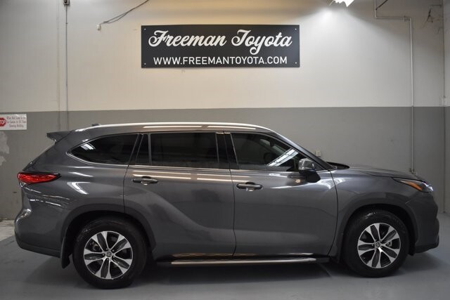 2022 Toyota Highlander Xle 8991 Miles Gray Sport Utility Regular 