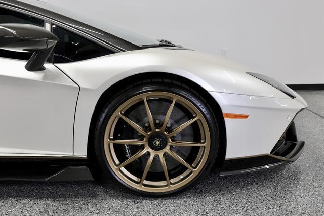 Owner 2022 Lamborghini Aventador, Balloon White with 170 Miles available now!
