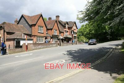 PHOTO  QUEENS HEAD PUB BURLEY THIS IS ON THE LEFT AS YOU LEAVE BURLEY ON STATION