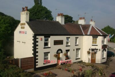 PHOTO  THE QUEEN'S HEAD CONGLETON THIS PUB IS CONVENIENTLY PLACED FOR BOTH THE M