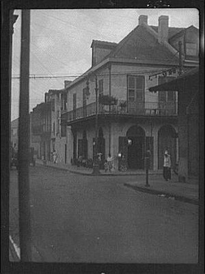 Street scene,buildings,balconies,New Orleans,Louisiana,LA,Arnold Genthe,1920 5