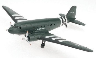 NEWRAY WWII BOMBER COLLECTION DOUGLAS DC3 NR20107A