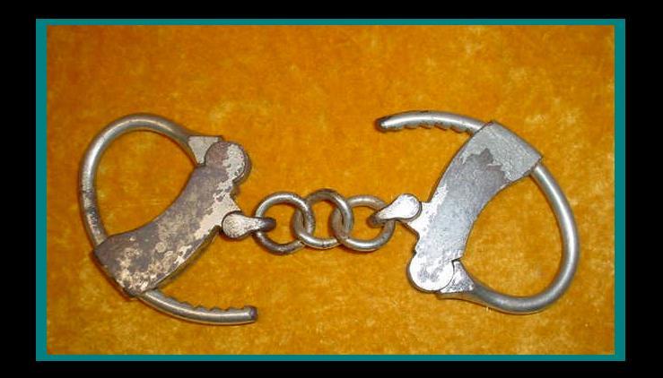 AUTHENTIC ANTIQUE HEAVY DUTY 1800s MATTATUCK Marked HANDCUFFS MANACLES /SHACKLES