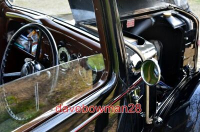 PHOTO  VINTAGE AUSTIN CAR AT STEMBRIDGE TOWER MILL THIS VINTAGE CAR WAS PARKED A