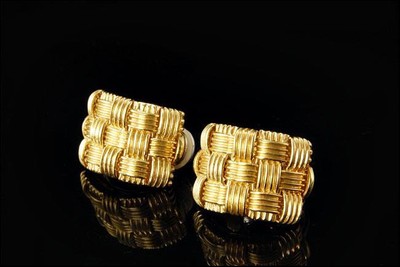 AUTHENTIC ROBERTO COIN 18K YELLOW GOLD ITALY EARRINGS A804-136