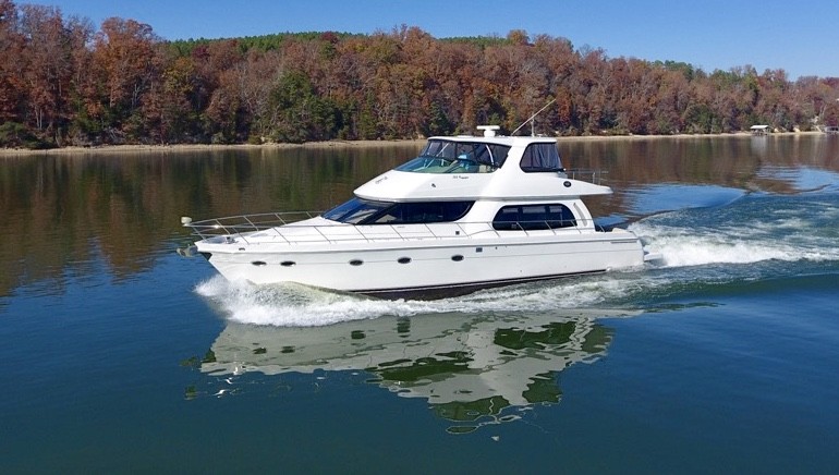 Carver 560 Voyager 2004