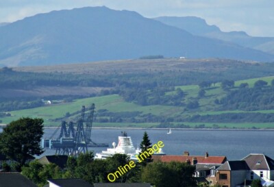 Photo 6x4 The Firth of Clyde at Greenock Greenock/NS2776 German cruise s c2014