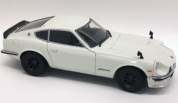 Nissan Fairlady Z S30 White Pearl Kyosho 1 18 Diecast Mib Ebay
