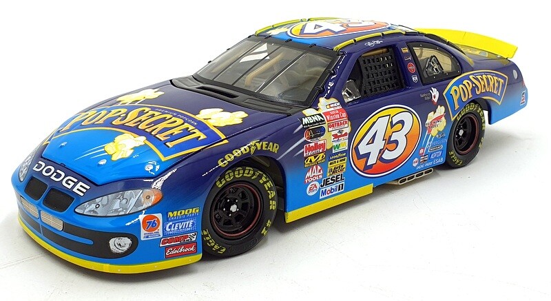 Action 1/24 Scale 402153 - 2003 Dodge Intrepid Pop Secret
