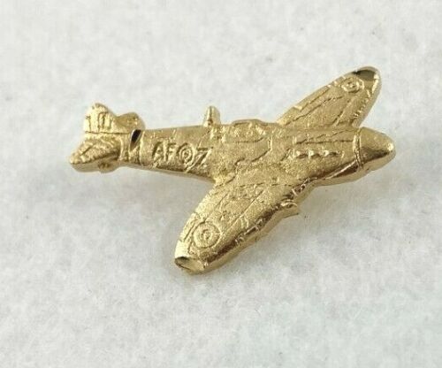 Supermarine Spitfire, Military Aviation Pin. WW2. All Gold Color. 1" x .75". 