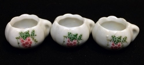 Frenzy Toys Porcelain Grape Design Mini Dollhouse 9 pieces Tea Set