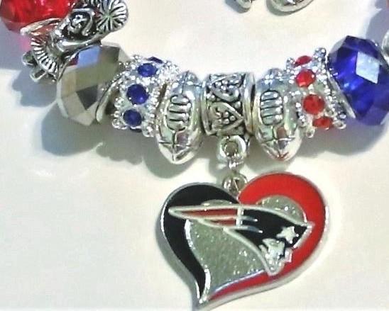 NFL NEW ENGLAND PATRIOTS HANDMADE FOOTBALL CHARM BRACELET 8