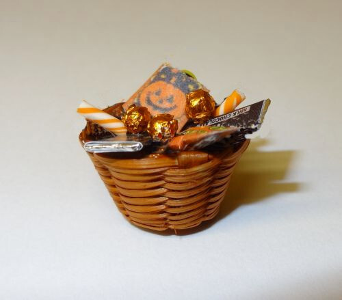 Dollhouse Halloween Trick or Treat Candy in Woven Basket 1:12