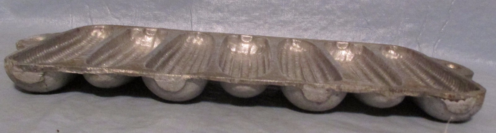 Vintage Cast Aluminum Corn on the Cob 7 Stick Cornbread Muffin Pan 12