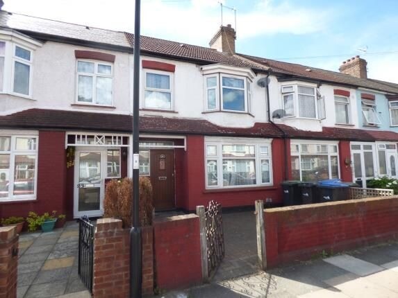 Three Bedroom House For Rent In Edmonton In Edmonton London Gumtree