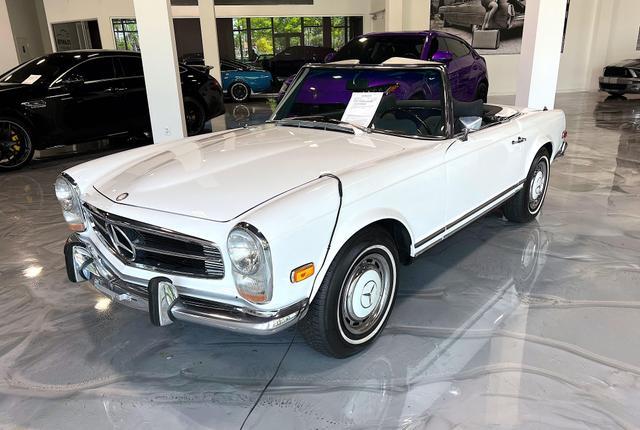 Owner 1968 Mercedes-Benz 280 SL Pagoda 20000 Miles White