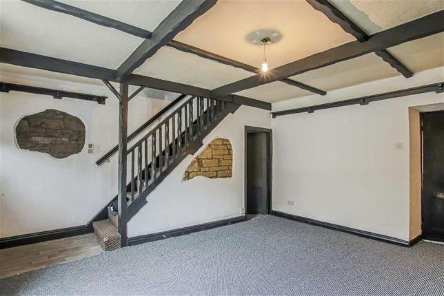 2 Bedroom Cottage To Rent 400 Pcm 95pw Bradley Road East
