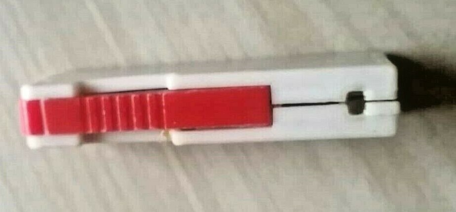 VINTAGE DAVY CROCKETT POCKET FLASHLIGHT- VERY RARE-WORKS GREAT!