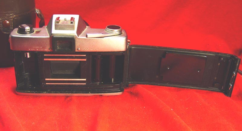 Bessler Topcon AUTO100 w/135mm f4 UV Topcor lens for parts or repair & lens case