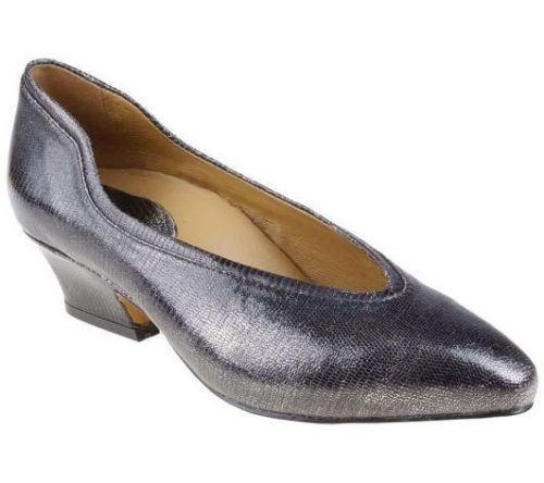 Earth Women's Solid Heels