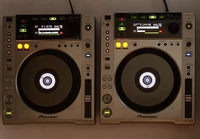 PIONEER CDJ-850 2台 DECKSAVER付き CDJ-850 (archived) (silver) - Pioneer DJ